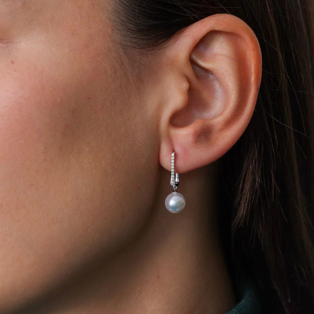 18ct White Gold Rectagular Diamond and Pearl Hoop Earrings - Image 3