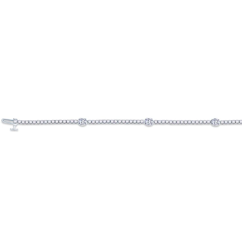 18ct White Gold 1.95ct Diamond Round & Marquise Bracelet - Image 2
