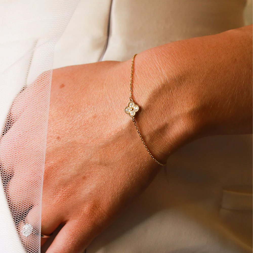 18ct Yellow Gold Diamond Flower Bracelet - Image 2