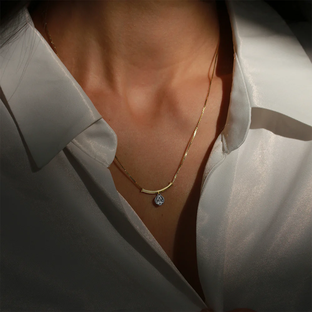 18ct Yellow Gold Diamond Solitaire and Plain Curved Bar Pendant - Image 2