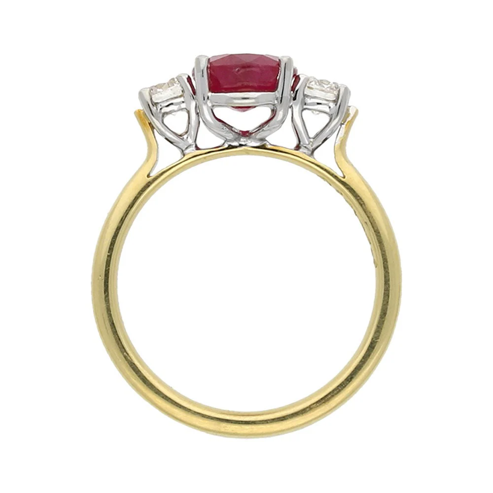 18ct Yellow Gold Oval Ruby and Diamond Ring - Image 3