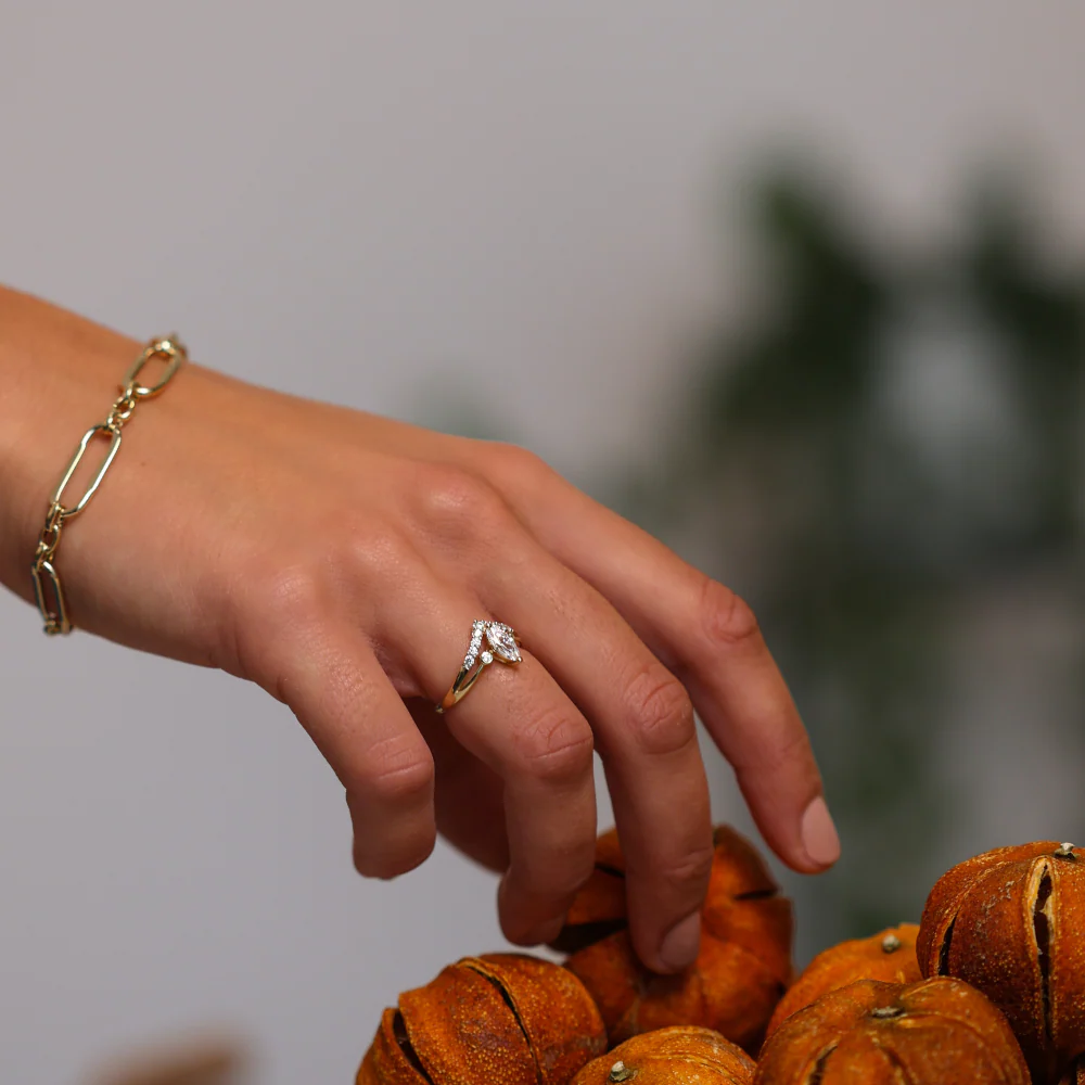 9ct Yellow Gold Flexible Long Oval Bracelet - Image 2