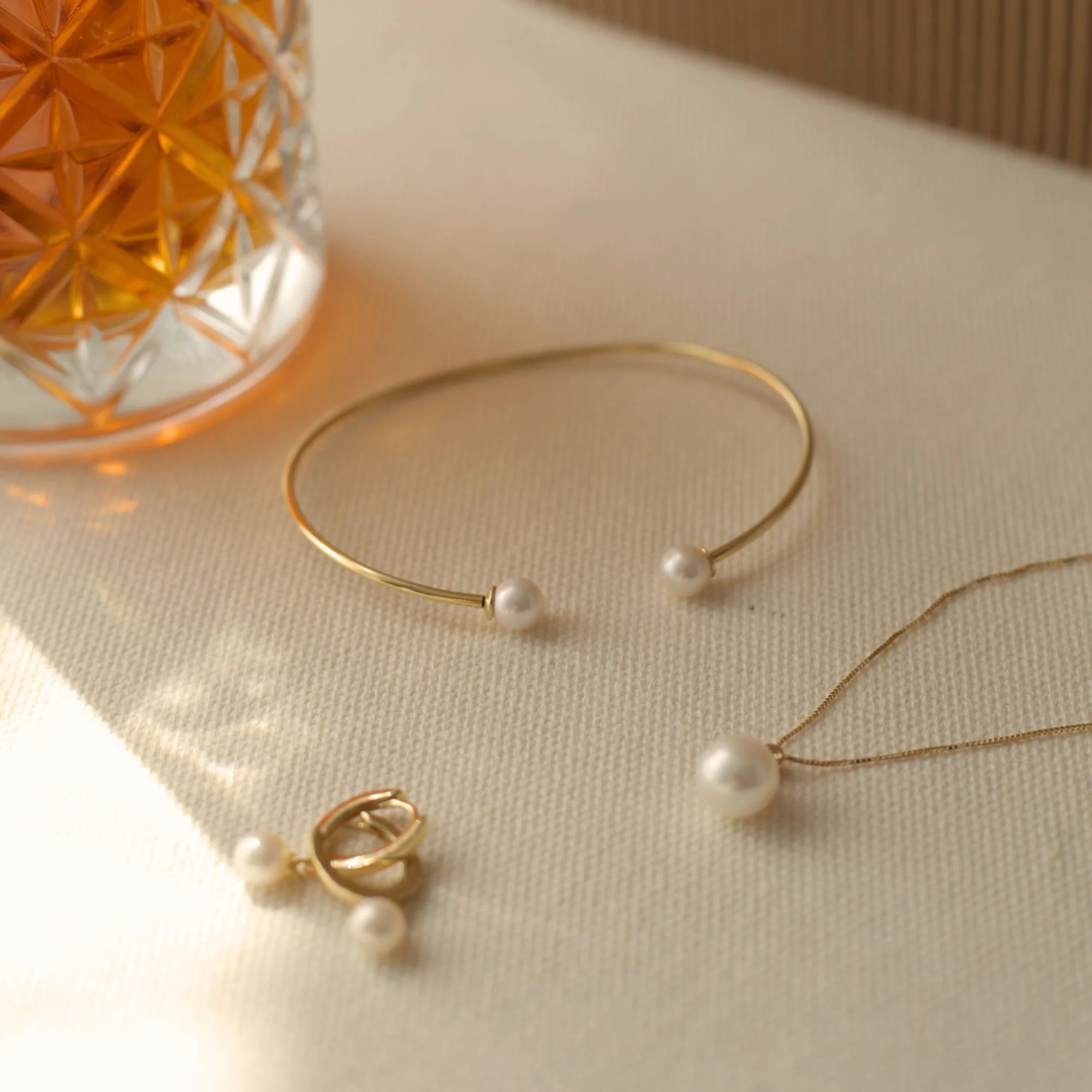 9ct Yellow Gold Pearl Torc - Image 2