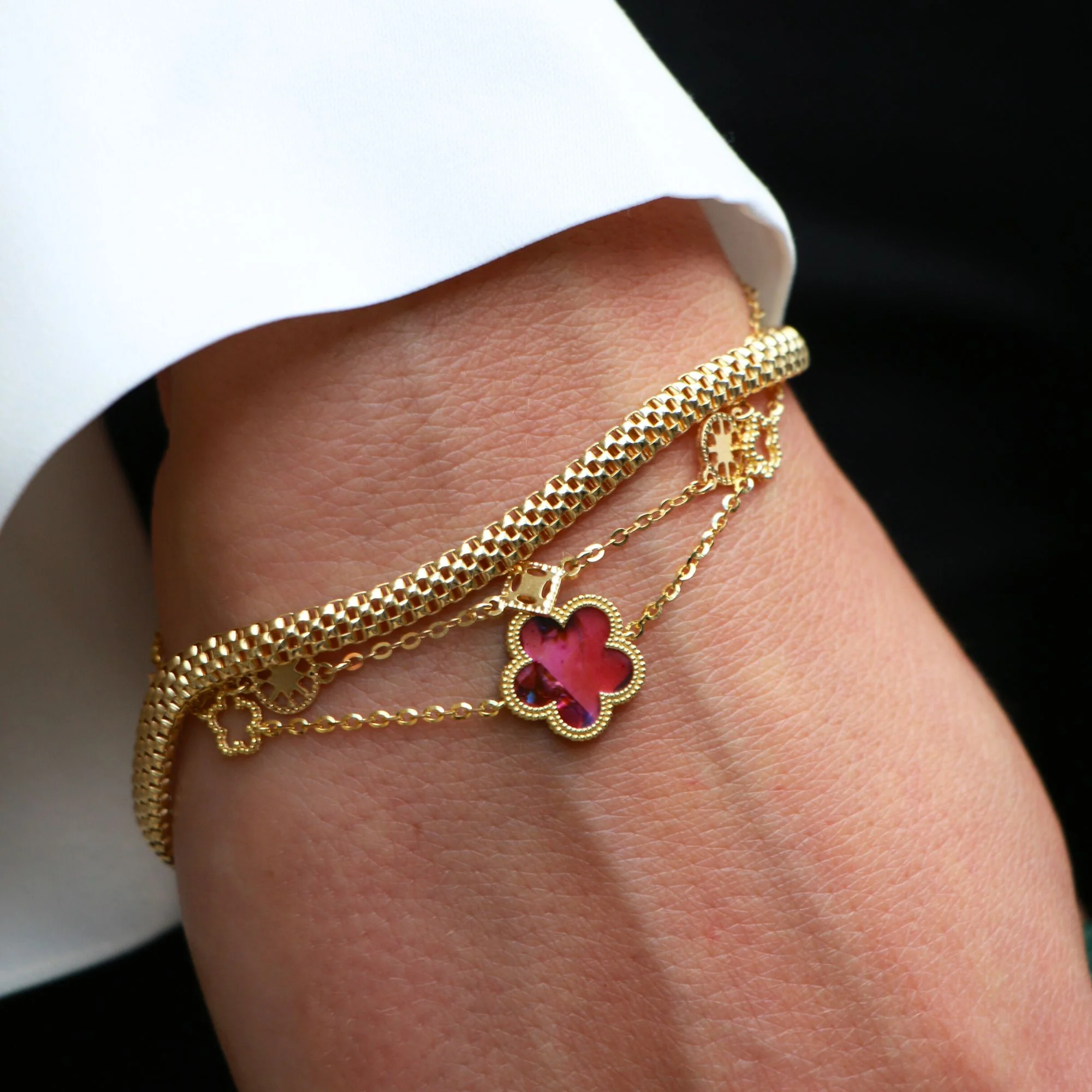 9ct Yellow Gold Pink Mother of Pearl Flower Bracelet - Image 2