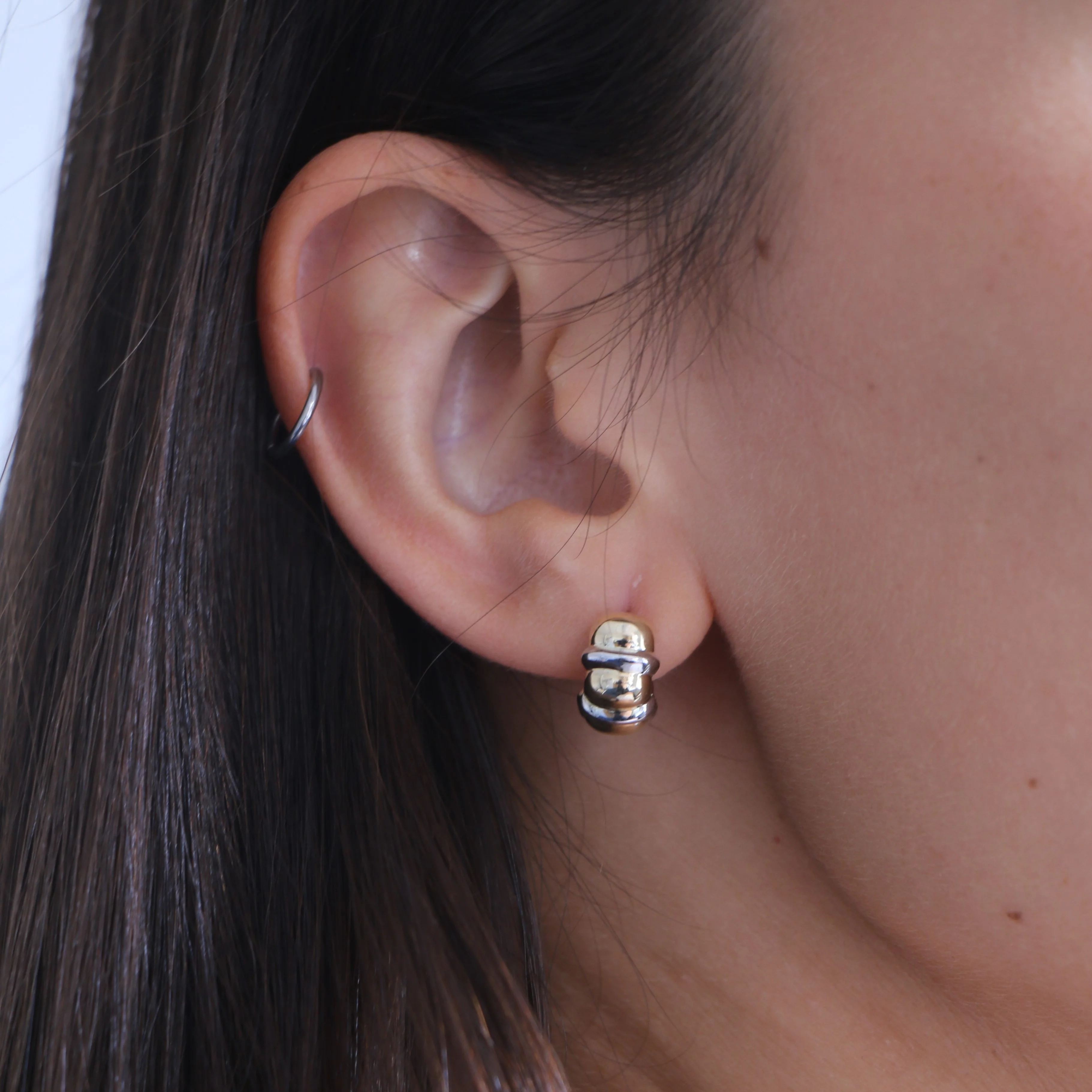 9ct Yellow Gold Ribbed Huggies Earrings - Image 3