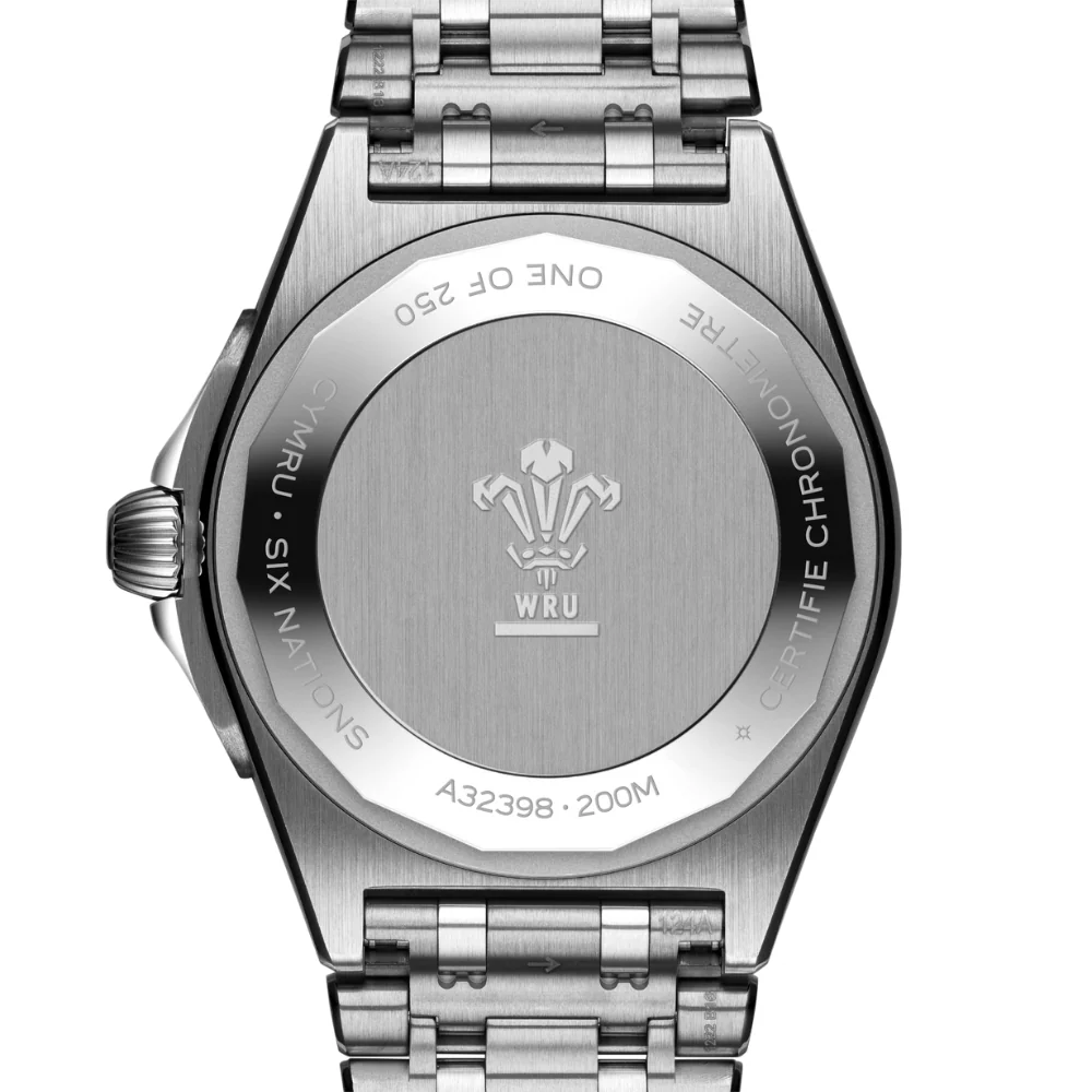 Breitling Chronomat GMT 40 6 Nations Wales - Limited Edition - Image 2