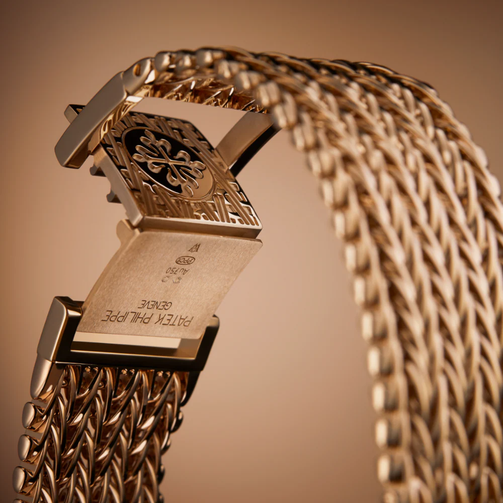 Patek Philippe Golden Ellipse Ref. 5738/1R-001 - Image 4