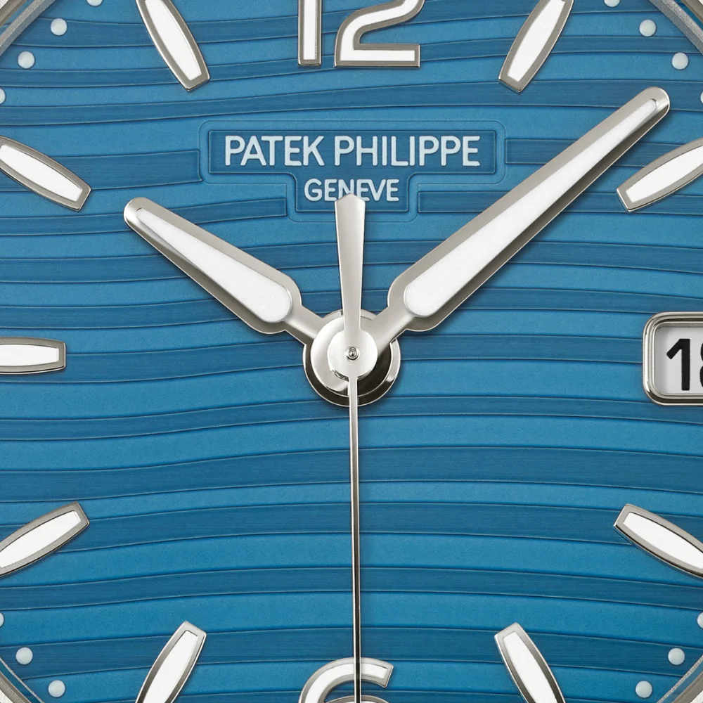 Patek Philippe Nautilus Ref. 7010G-013 - Image 6
