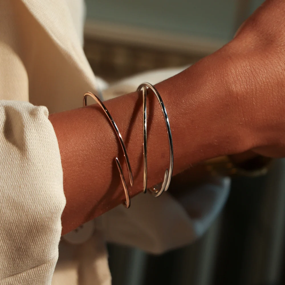 9ct Rose Gold Slim Twist Bangle - Image 2