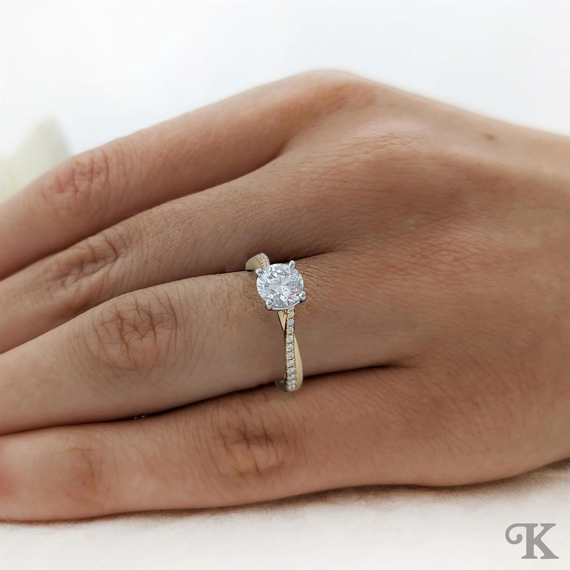 Skye Twist Solitaire - Image 2