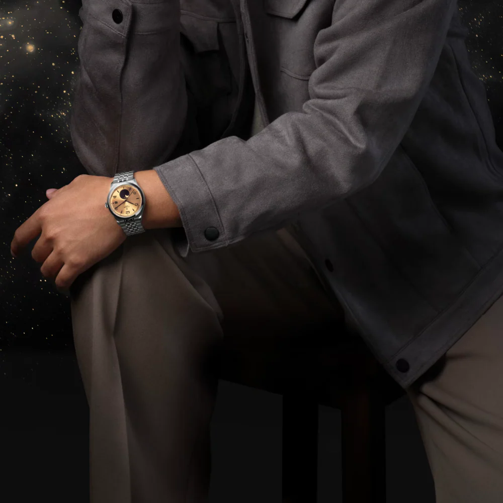 TUDOR 1926 Luna Champagne 39mm Dial Watch - Image 3